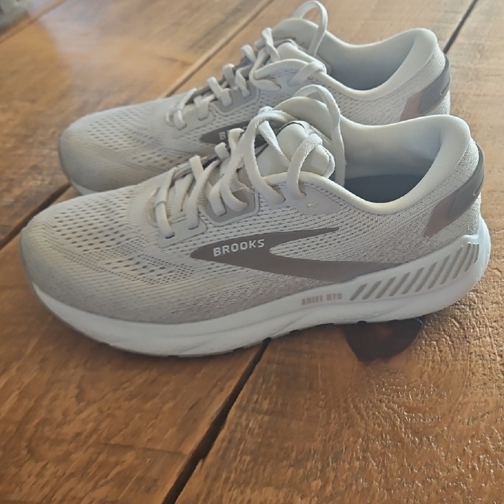 Brooks Ariel GTS Running Shoes